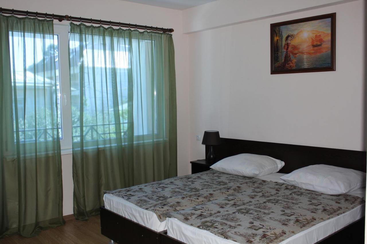 Guest House Zvanba Gagra Exterior foto