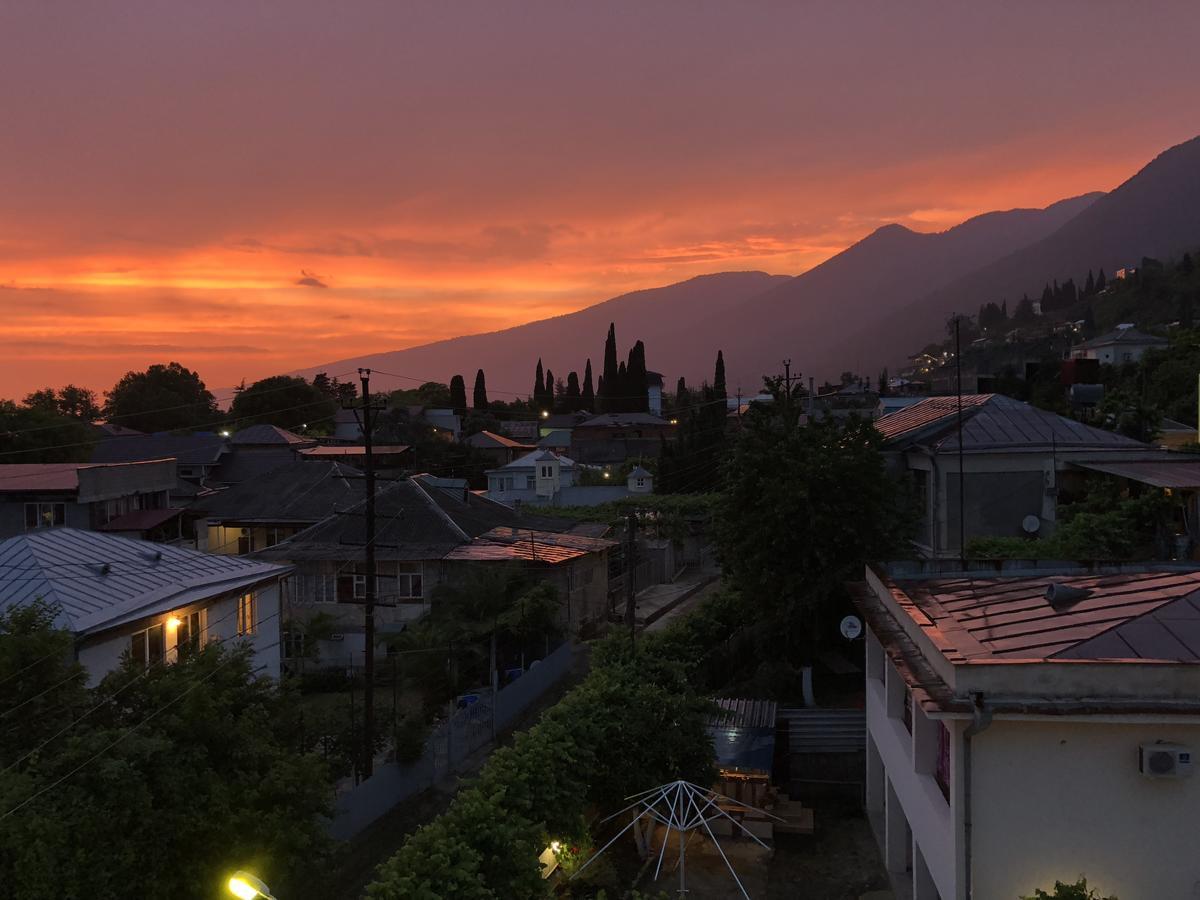 Guest House Zvanba Gagra Exterior foto
