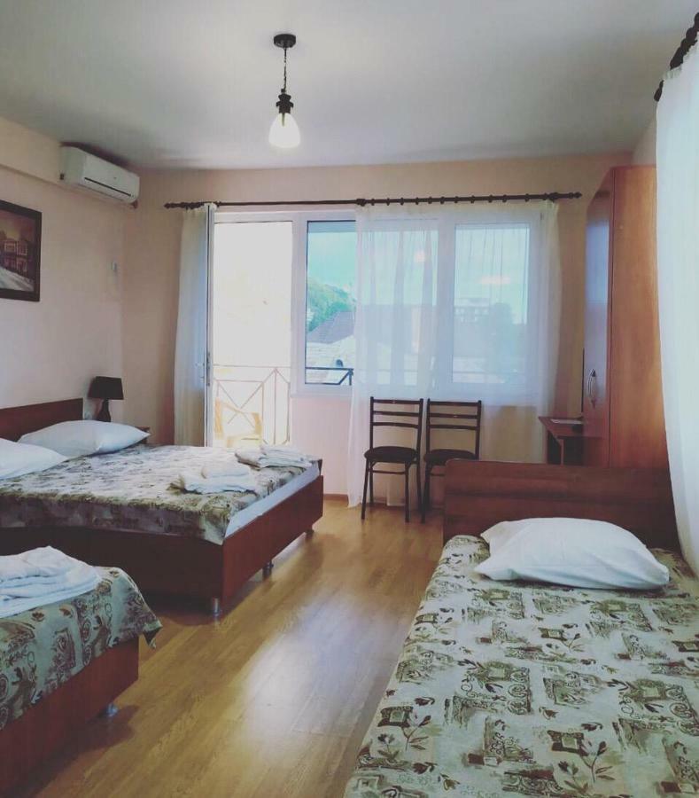 Guest House Zvanba Gagra Exterior foto